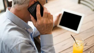 В Магнитогорске пенсионер вложил более 400 тысяч рублей в липовые акции