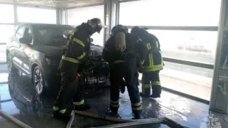 Во Владимире случился пожар в автосалоне