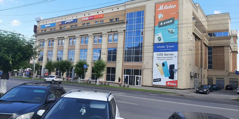 В Пензе со стен зданий сняли 59 незаконно установленных рекламных конструкций