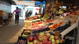 Рязанцы жалуются на стихийный рынок возле 11-й больницы: ответ администрации