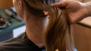 Стрижки, которые делают тонкие волосы гуще: варианты для любого возраста