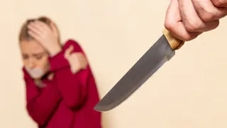 Ревности нет предела: челябинец набросился на жену с ножом посреди ночи