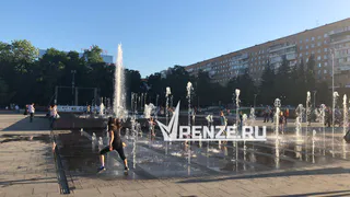 В центре Пензы двое подростков гуляли с оружием в руках