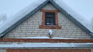 В Кузнецке жители аварийного дома потребовали ускорить расселение