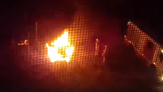 Ночью в Рязани сгорел автомобиль. В сети появилось видео