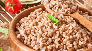 Ученые назвали самую полезную крупу — превосходит даже гречку: борется с запорами и помогает худеть