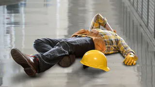 В Нижнекамске погиб рабочий, упав с 12-ти метровой высоты 