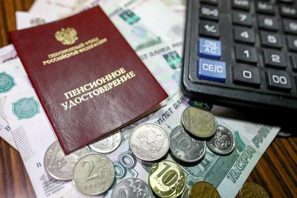 Кому повысят пенсии с 1 сентября