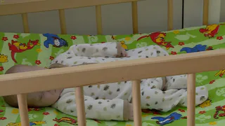 Для найденного в мусорном баке младенца нашли родителей