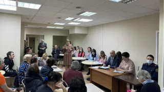 Никешкин 6 апреля провёл личный приём жителей Мариуполя