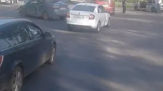 В Рязанской области столкнулись иномарка и грузовик - видео