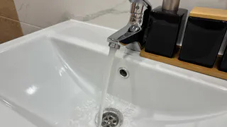 Как открутить “мертвую” гайку на смесителе: метод, который не подводит