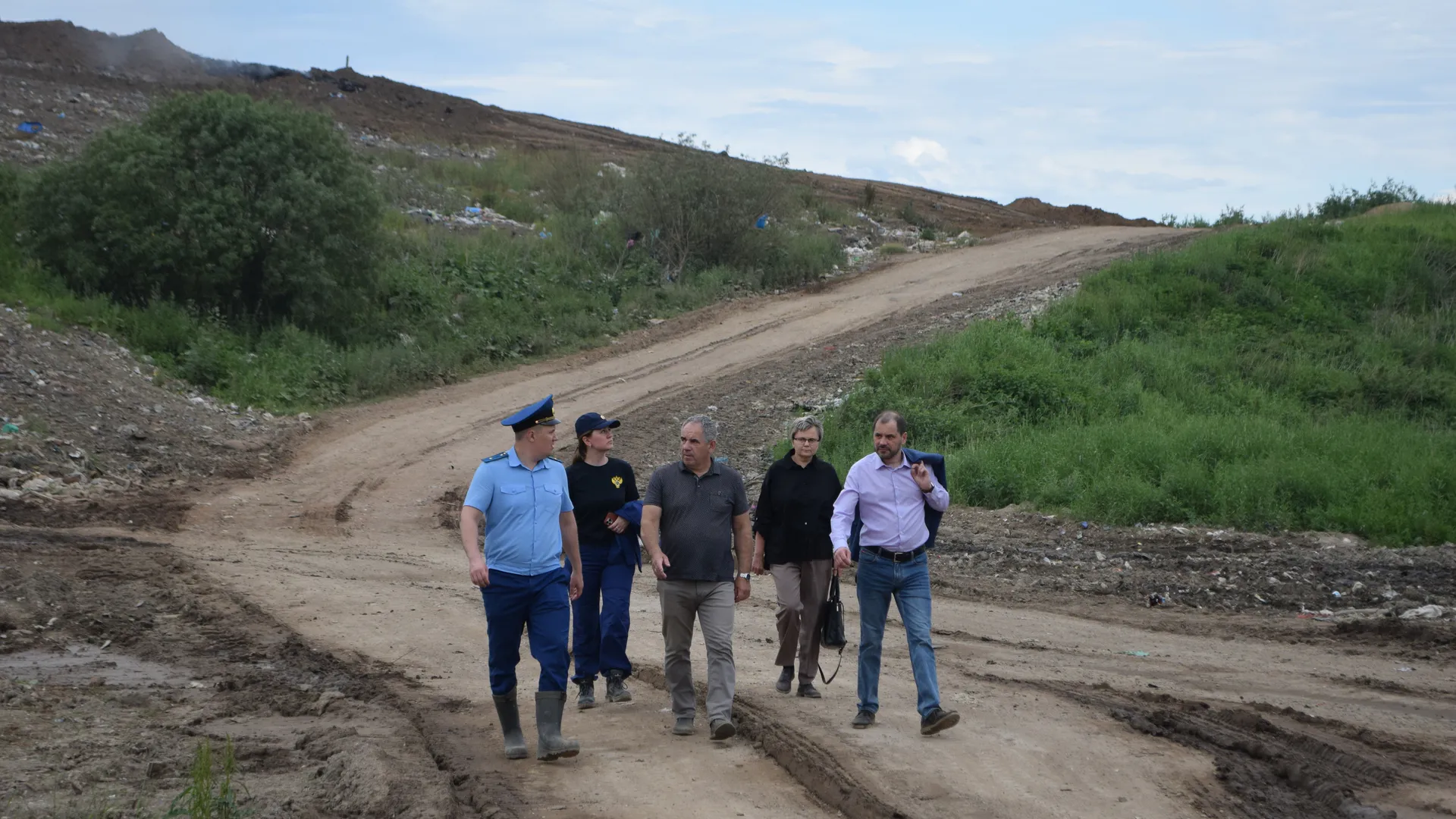 В Коми потушили открытое пламя на ухтинском мусорном полигоне