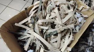 Волонтеры Вязниковского района ежедневно плетут маскировочные сети для военнослужащих