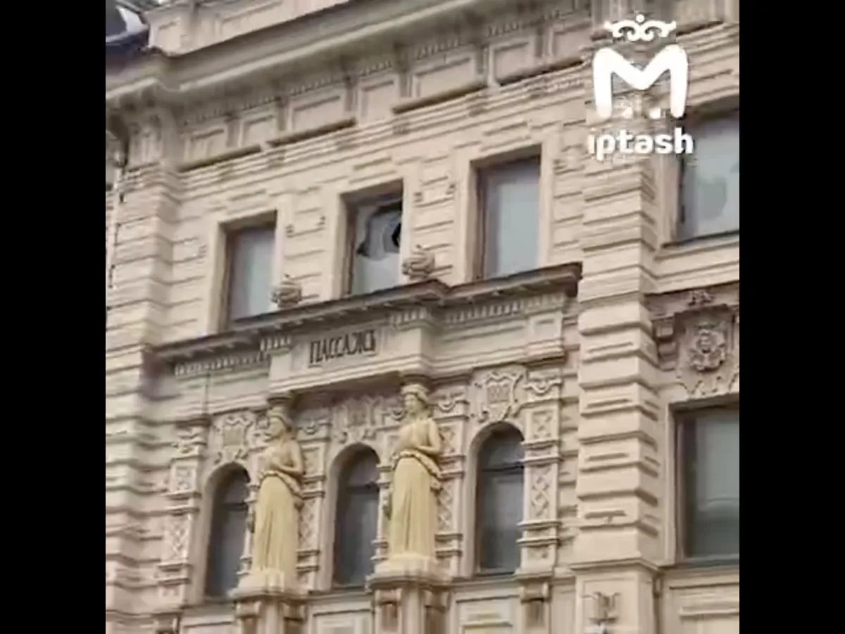 В Казани ищут вандалов, повредивших Александровский пассаж