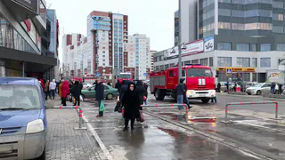 В ТРЦ "Барс" эвакуировали людей из-за задымления. Видео с места происшествия