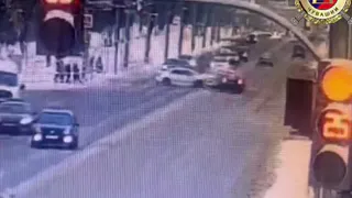 Авария с участием трёх автомобилей в Чебоксарах привела к госпитализации женщины