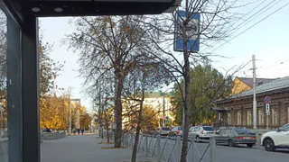 В Пензе остановка «Районный Дом культуры» который год находится в ужасном состоянии