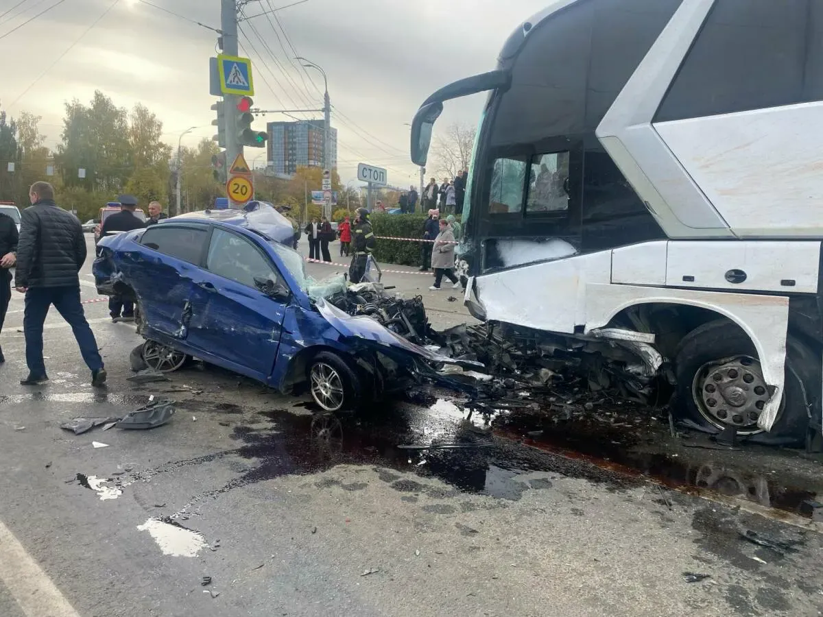 Смертельное ДТП в Ижевске: автобус Пермь — Казань попал в аварию