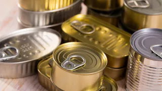 Житель Владимирской области съедает за год 4 килограмма консервов