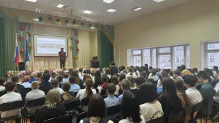 Этноблогер Генрих Немчинов провёл познавательную встречу с учащимися школы №1 Усинска