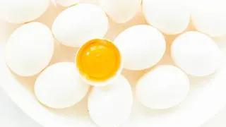 Пенсионерам рекомендуют куриные яйца