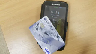 Настоящий детектив: полиция задержала рязанку, похитившую с карты нового знакомого 98 тысяч