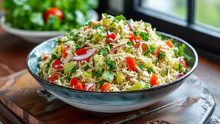 Оливье больше не готовлю — беру 4 копеечных продукта: ленивый салат можно есть вместо ужина