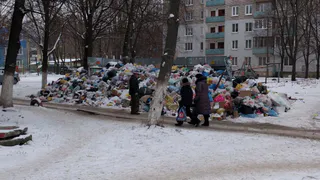 Народное фото: сугроб мусора на Московском