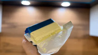 Никогда не выбрасываю обертку от масла: вот 2 случая, в которых она пригодится вам на кухне