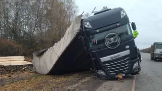25 октября В Пензенской области развалился большегруз со строительными материалами