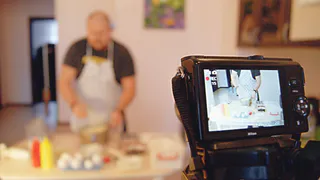 Готовимся к масленице - корреспонденты Pro Города приготовили блины по необычным рецептам