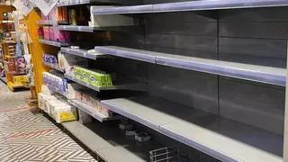 В нескольких регионах страны из магазинов исчезла курятина