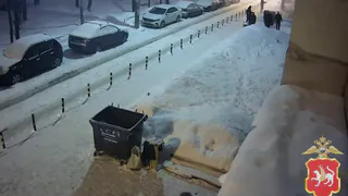 В Казани полицейский вывел из горящей квартиры хозяина жилища 