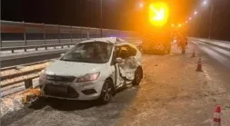 Стали известны подробности столкновения легковушки и фургона на М-12