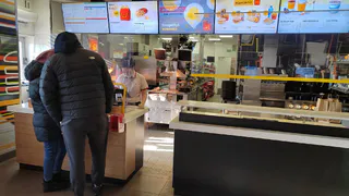 Жители Коми разделились во мнениях: запрет фастфуда для несовершеннолетних вызывает споры