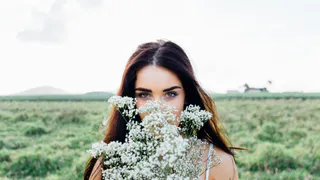 Близнецы насладятся счастьем, Рыб ждет ночной сюрприз, Львов изумит сумма на карте, а Скорпионы поймут, что бесплатный сыр бывает только в мышеловке - зато денег будет в избытке