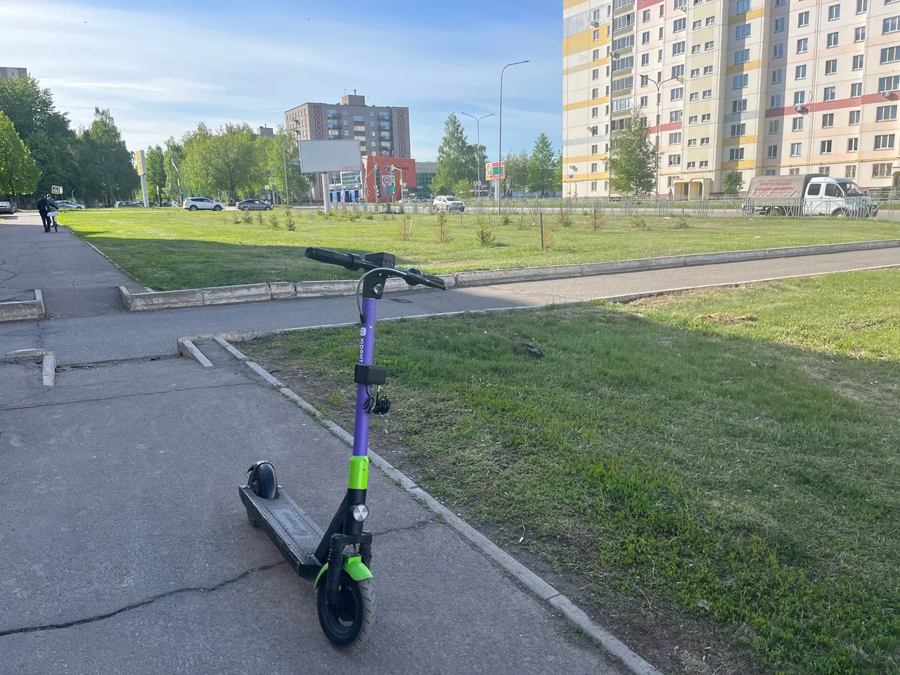На самокатах теперь официально нельзя кататься вдвоем