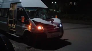 Попавший под маршрутку пешеход скончался