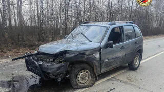 На трассе в Чувашии после столкновения легковушка вылетела в кювет