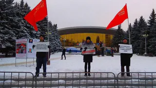 Брянских единороссов поздравили с «Днём людоеда»