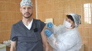 Зная как опасны осложнения гриппа, врачи Чувашии прошли вакцинацию