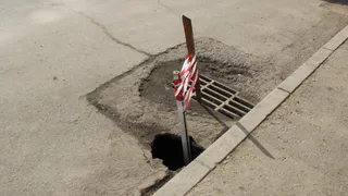 В Рязани прочистили около 20 решеток ливневой канализации