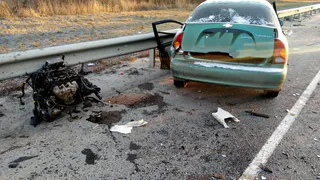 Не заметил: в Рязанской области грузовик въехал в легковушку