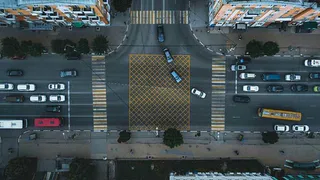 Вафельная разметка: на каких ещё перекрёстках города она нужна