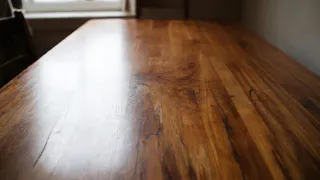 Как же удалить старый лак с дерева без повреждений: простой домашний метод