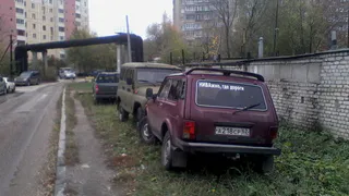 Председатель гаражного кооператива пожаловался на стихийную парковку