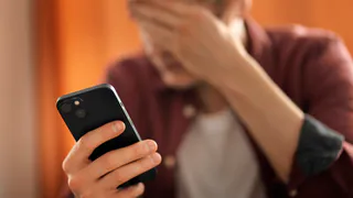 20-летний александровец вымогал деньги у подростка угрозами по телефону и в соцсетях