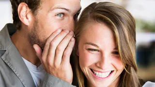 Приметы и запреты на 22 февраля: нельзя делать женщинам комплименты