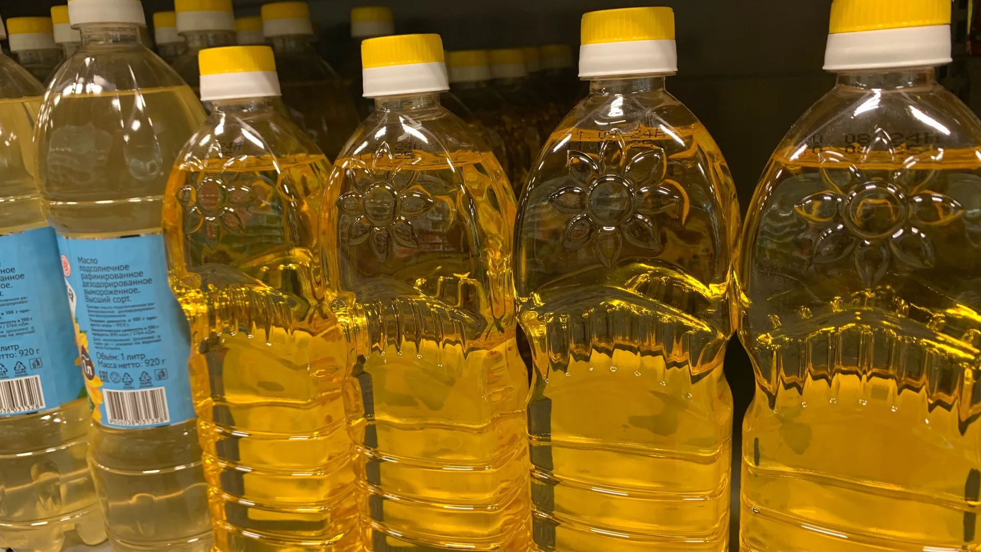 Янтарная гадость в бутылке: Роскачество назвало худшие бренды растительного масла